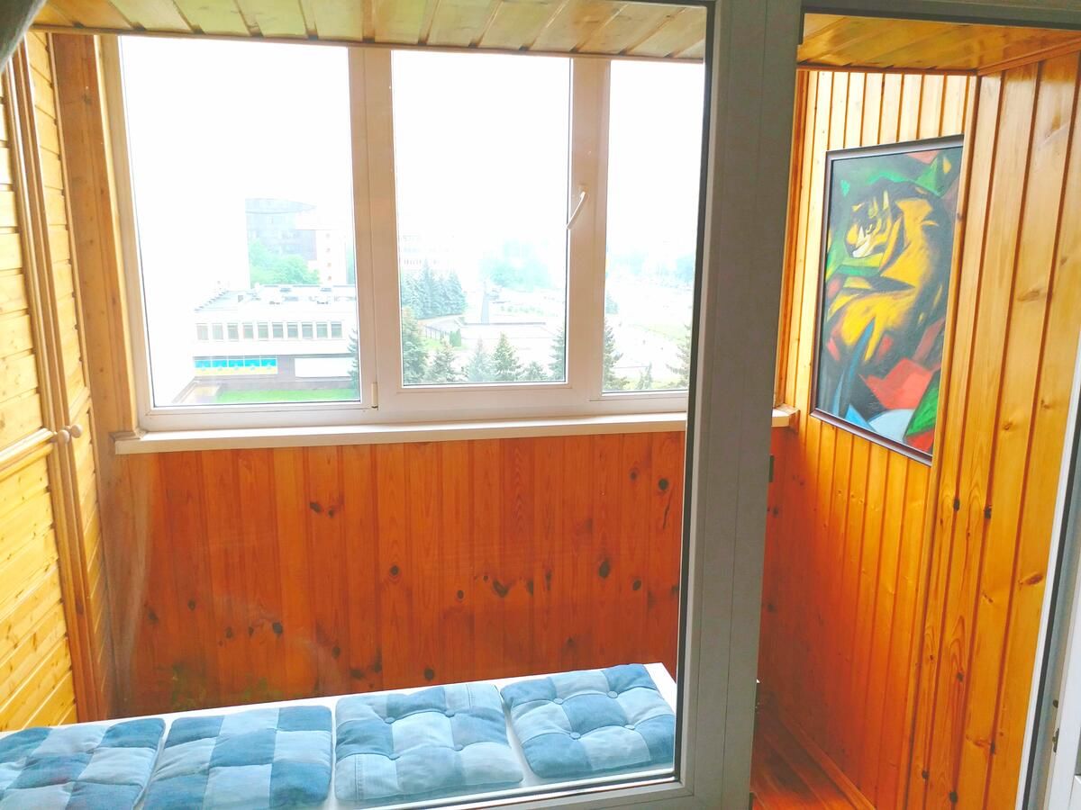 Проживание в семье Отдельная комната с балконом в апартаментах, возле м Печерская Киев-10
